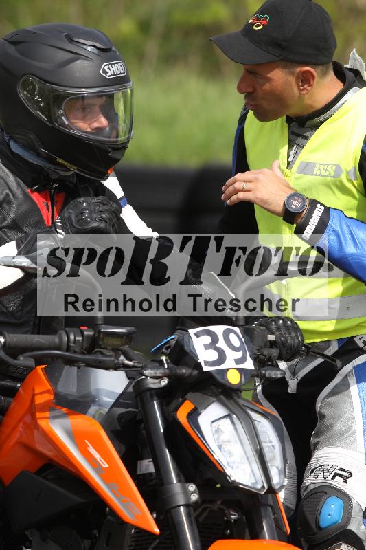 Archiv-2025/10 23.04.2025 Cornu Master School ADR/rot-rouge/39